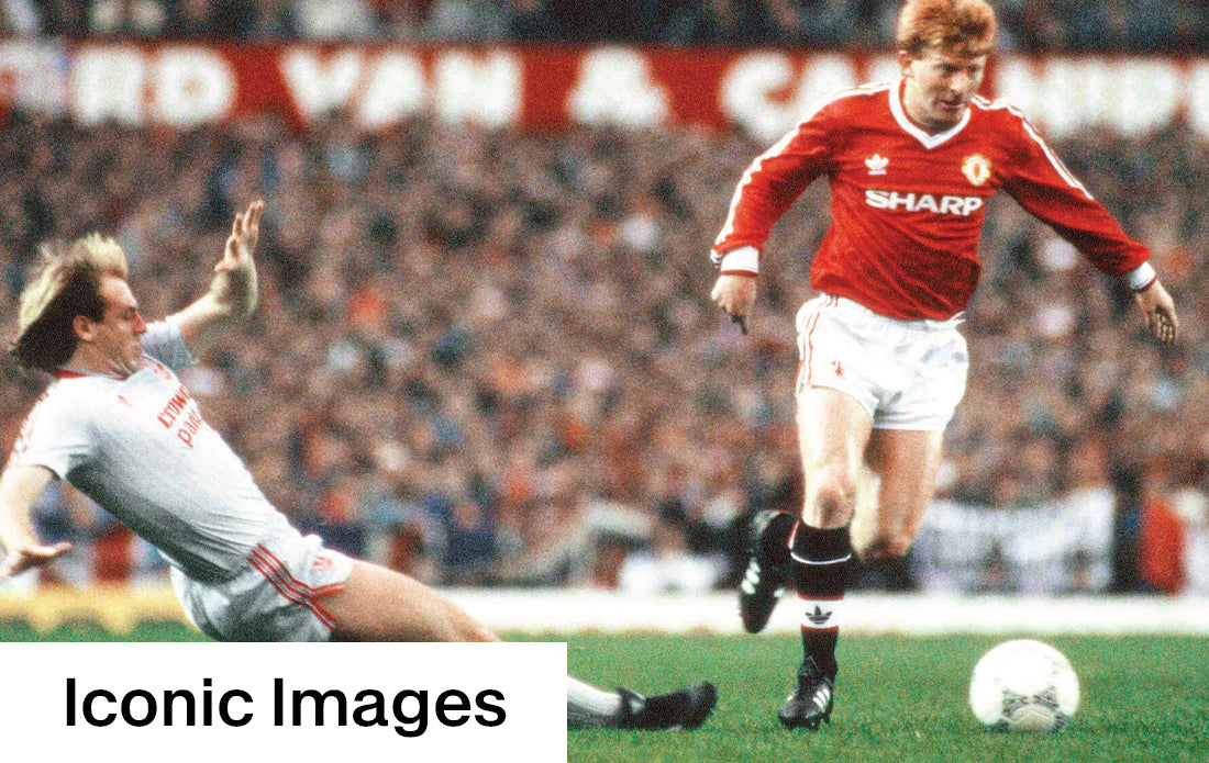 Manchester United Football - Deluxe Content - Historic Newspapers