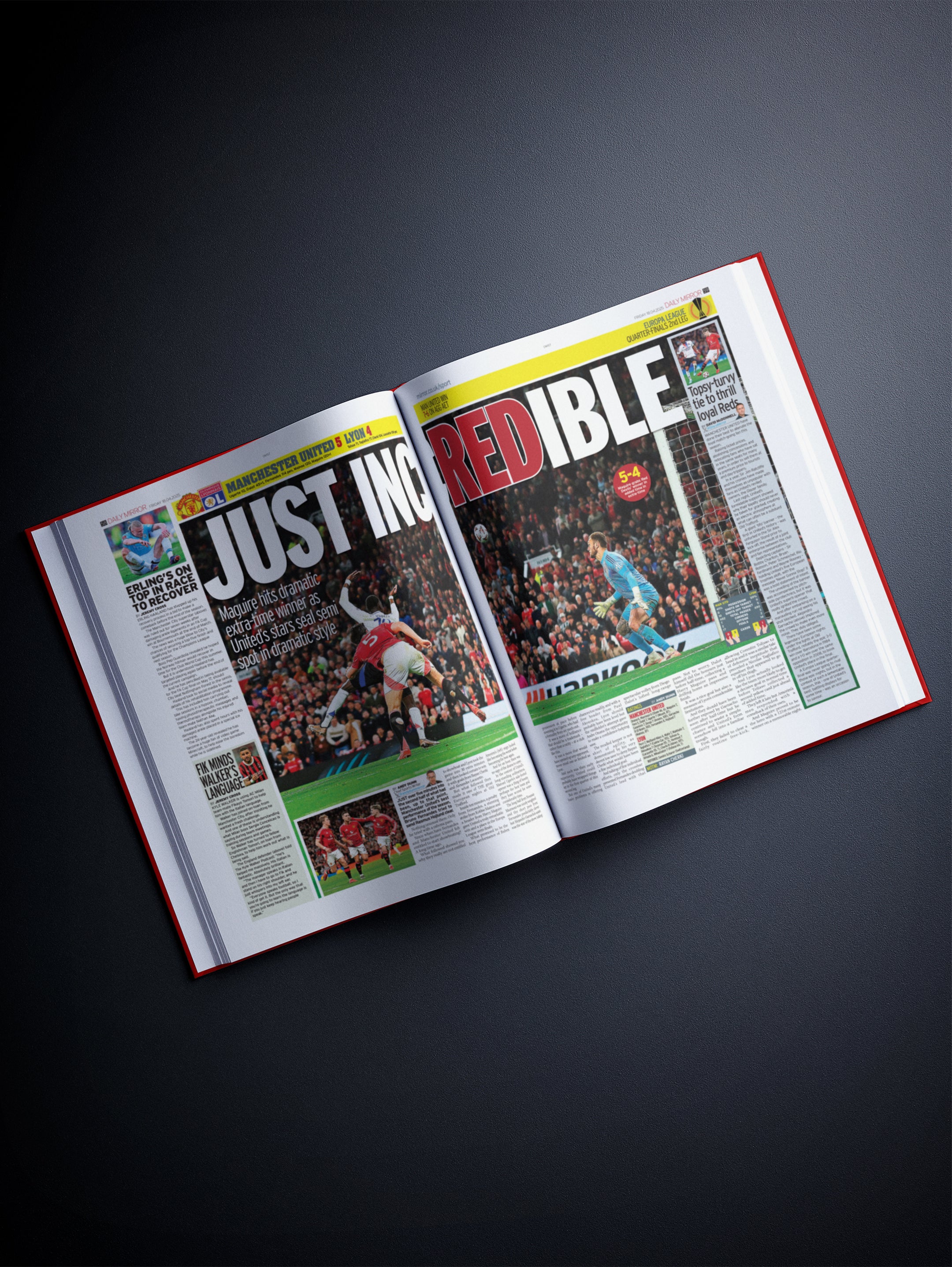 The Football History of Manchester United Book - Historic Newspapers